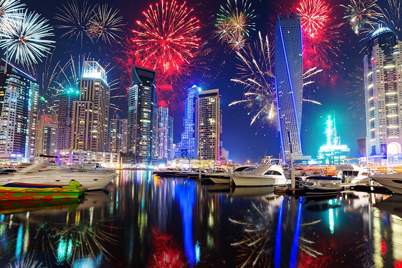 Dubai Yacht for UAE National Day: Best Fireworks Routes from the Sea